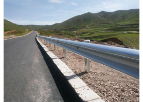 澳门半岛公路波形护栏工程
